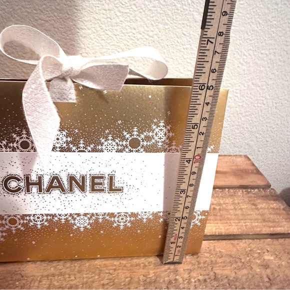 Chanel Gift Box Ribbon Gold New Small - Picture 7 of 11